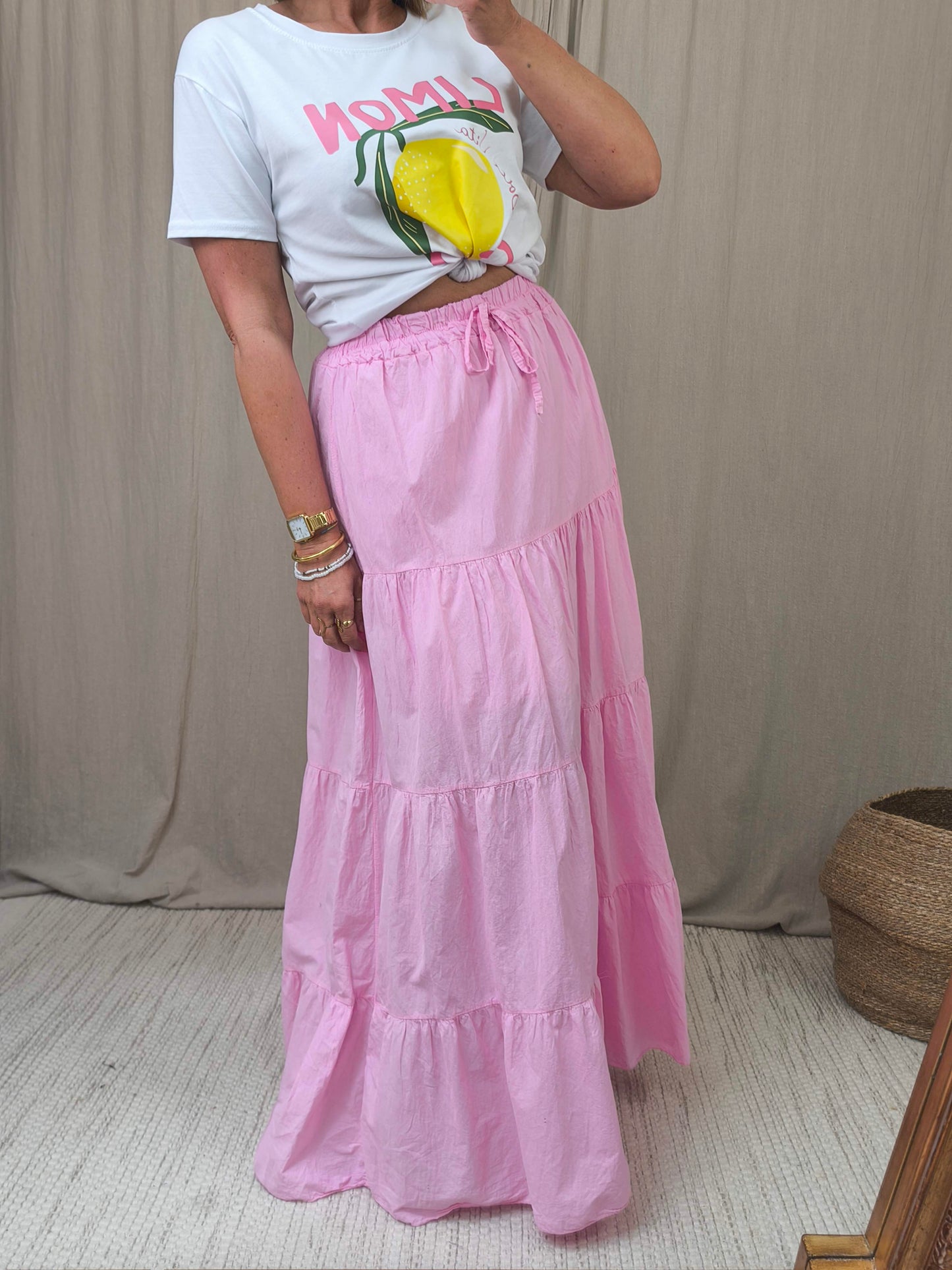 تنورة فضفاضة