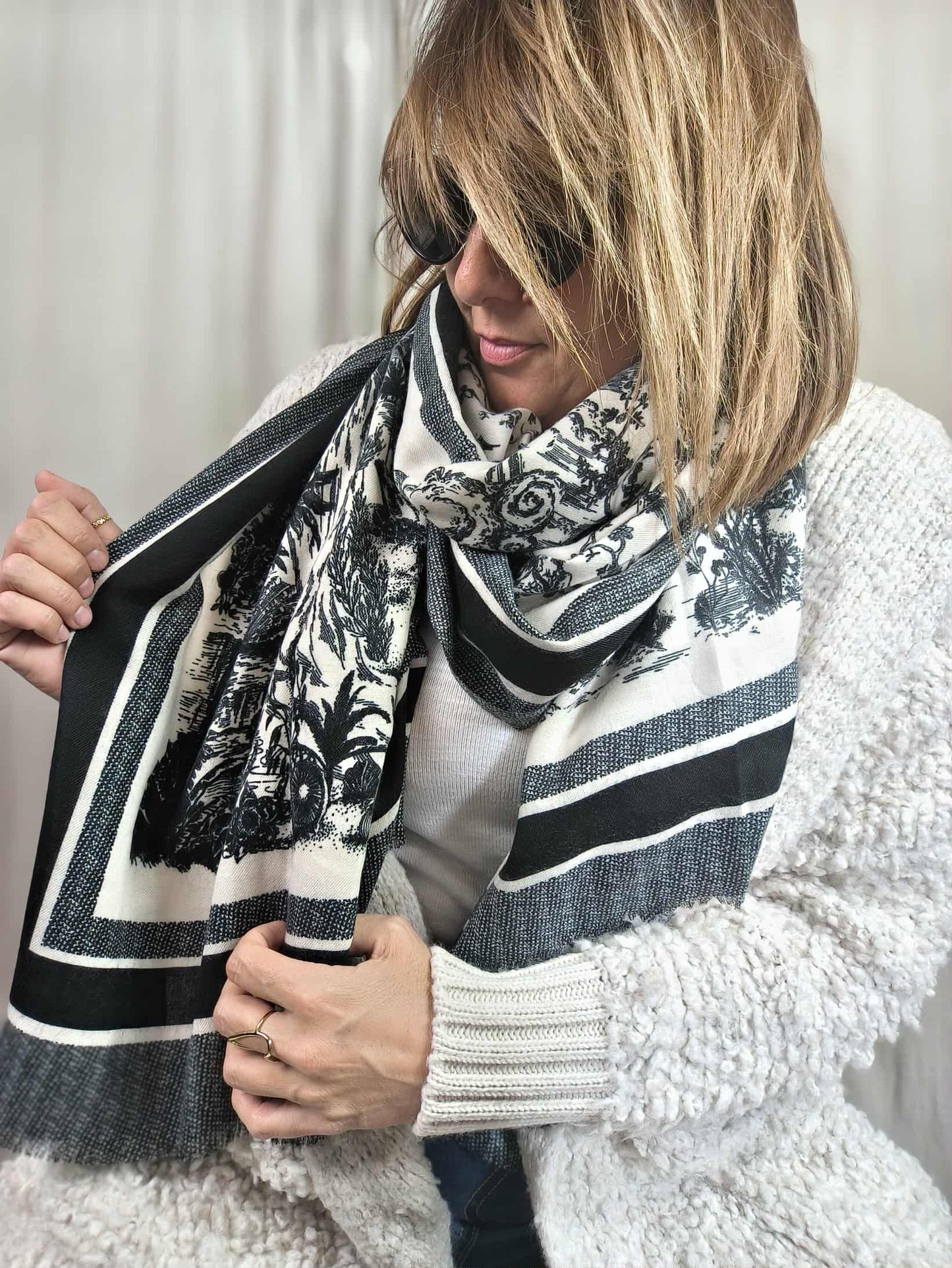 وشاح توال دو جوي