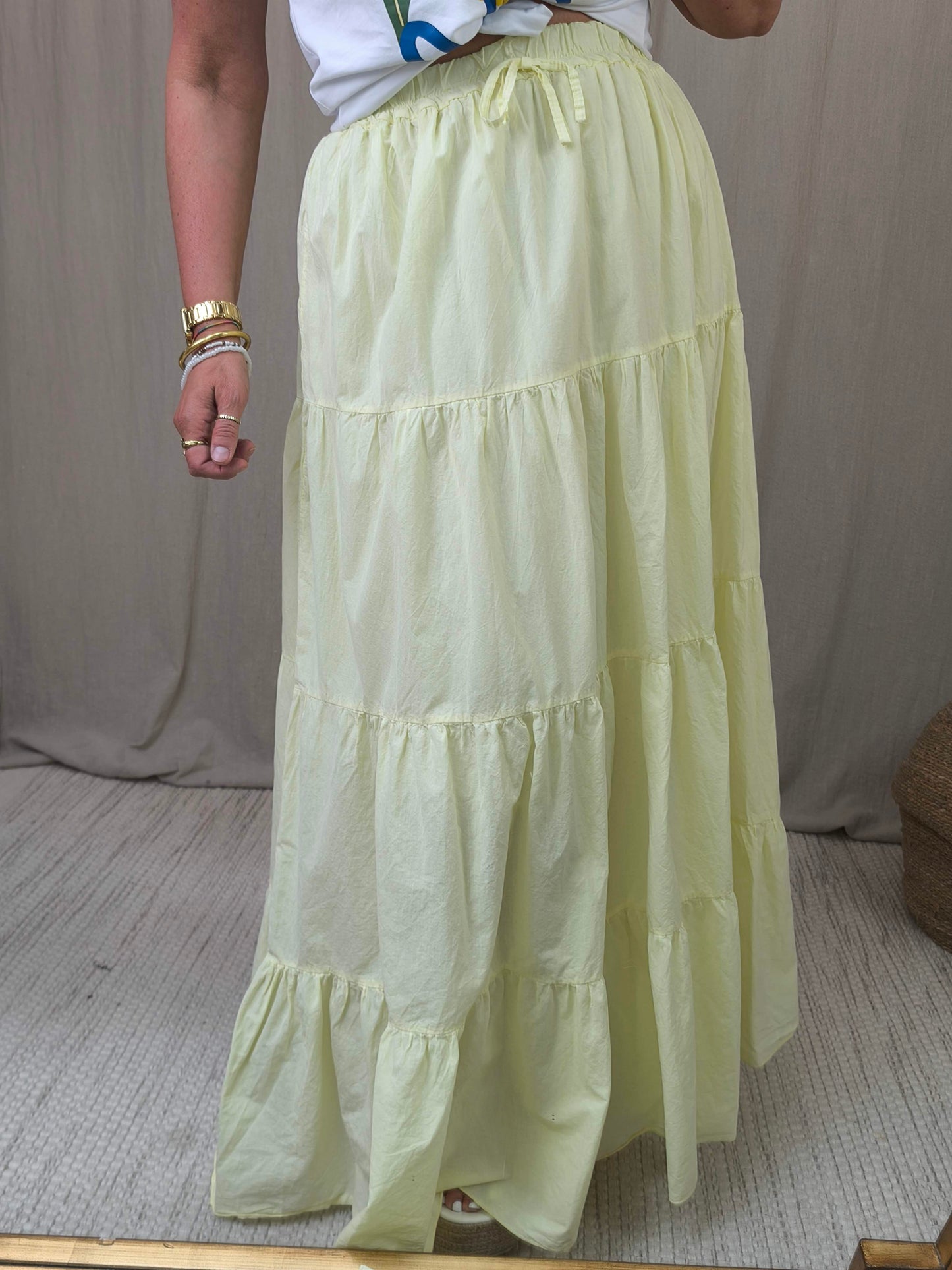 تنورة فضفاضة 