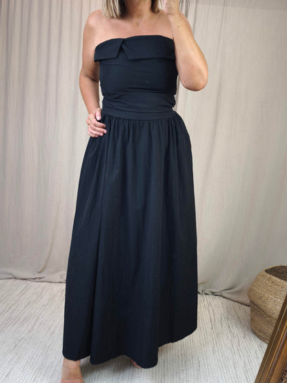 فستان بدون حمالات 