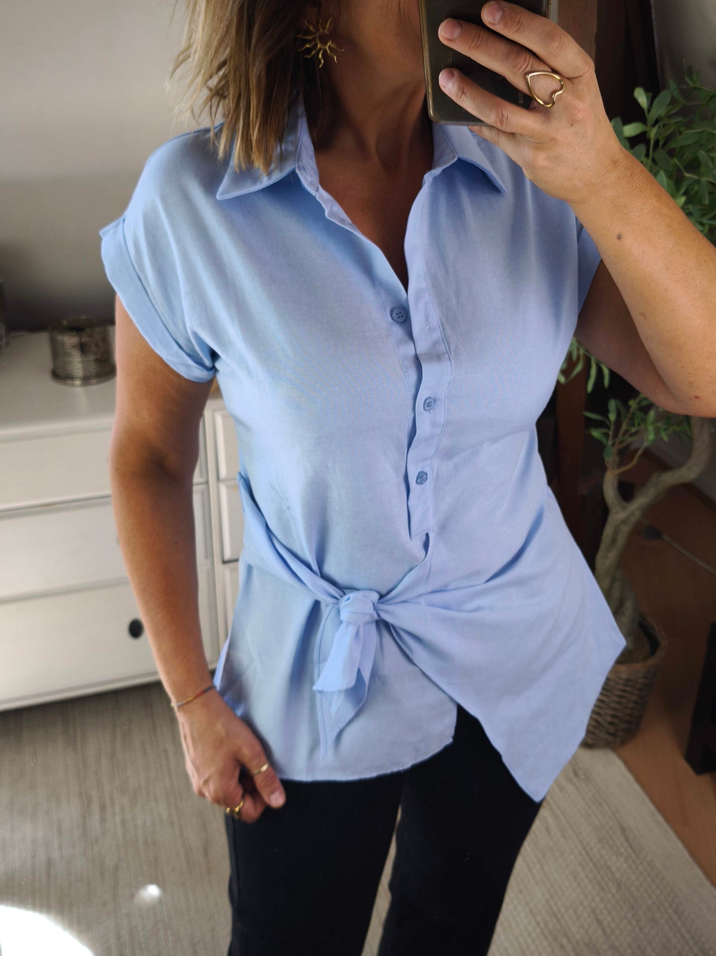 عقدة القميص 