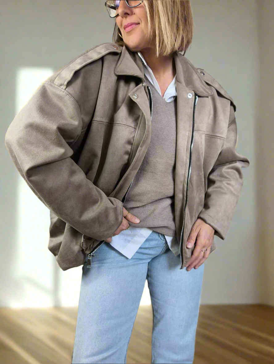 سترة من جلد الغزال 