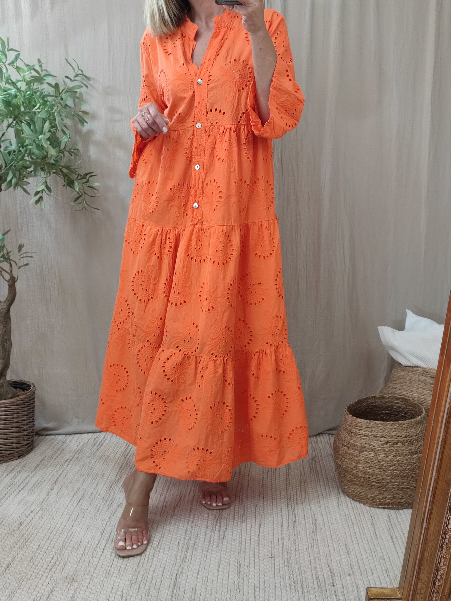 فستان مطرز | معرض أديكت 